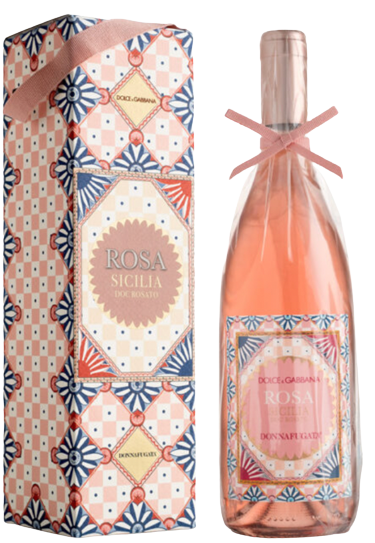 Doté d’une robe rose pâle et brillante, Rosa associe de délicates notes fruitées de pêche à chair blanche et de bergamote. Une minéralité et un nez très agréable, qui se distingue par son raffinement et sa persistance.